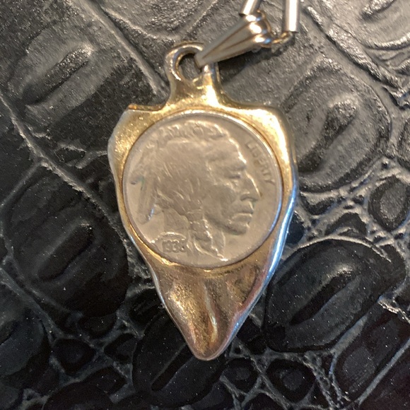 Silver gold toned arrowhead design - Picture 3 of 3